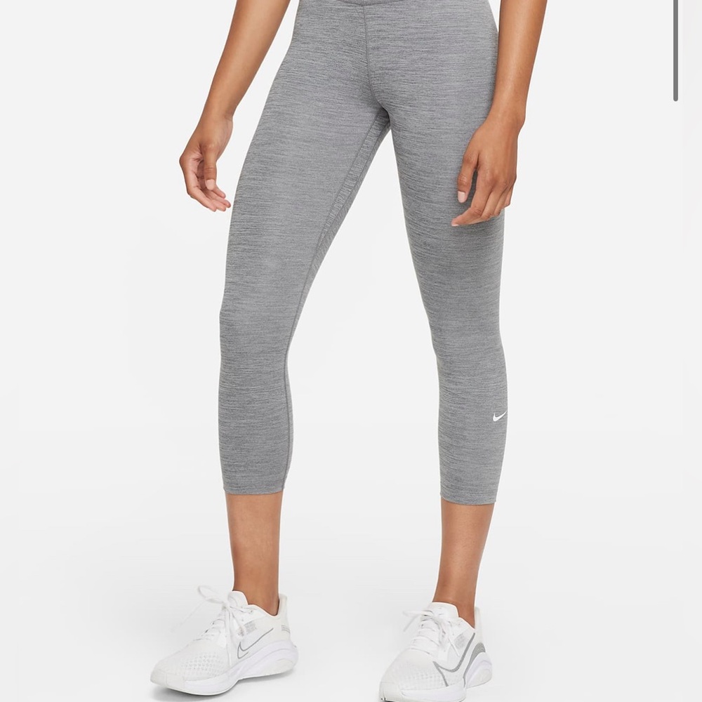 Nike One Women's Mid-Rise Crop Leggings 🖤🖤